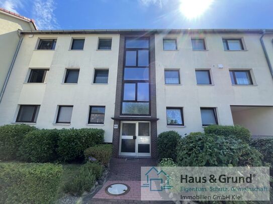 Helle 3-Zimmer Wohnung mit großzügigem Balkon in Neumünster zu vermieten!