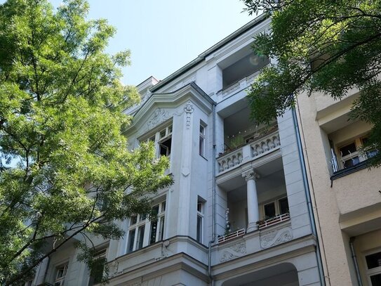 "Wunderschönes Altbau Apartment mit Balkon am Arnimplatz"