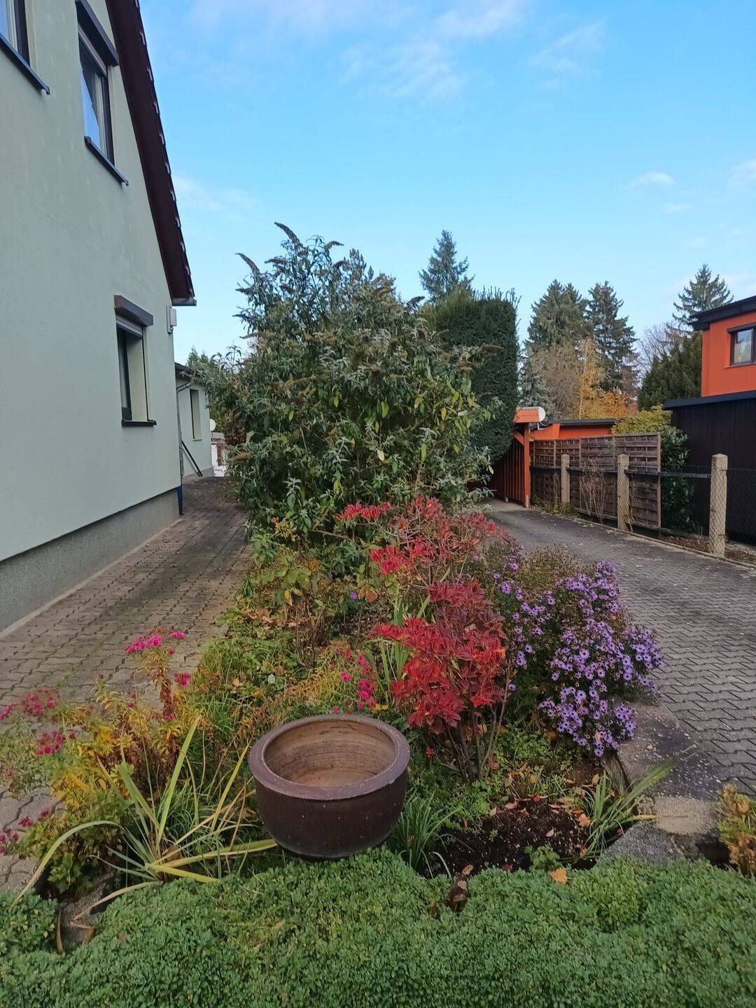 Doppelhaushälfte mit Garten und Carport (2 SP) in Dresden zu vermieten