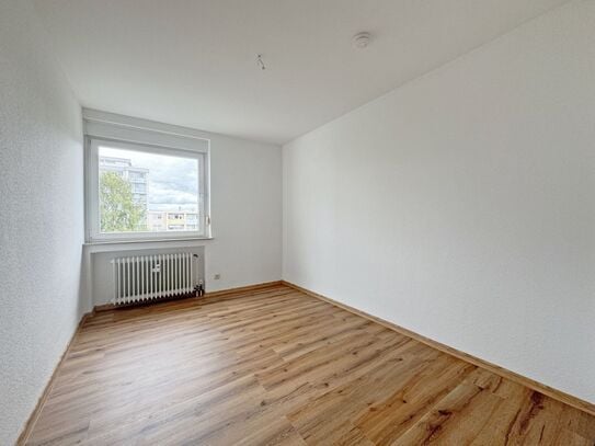 Ansprechende 4-Zimmer-Wohnung mit großem Balkon und EBK in Dietzenbach