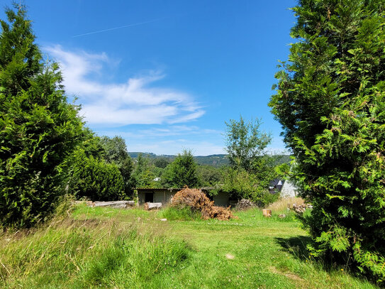 MANNELLA *Bauen in Höhenlage von Rosbach* Eckgrundstück in ruhiger Seitenstraßenlage mit Talblick