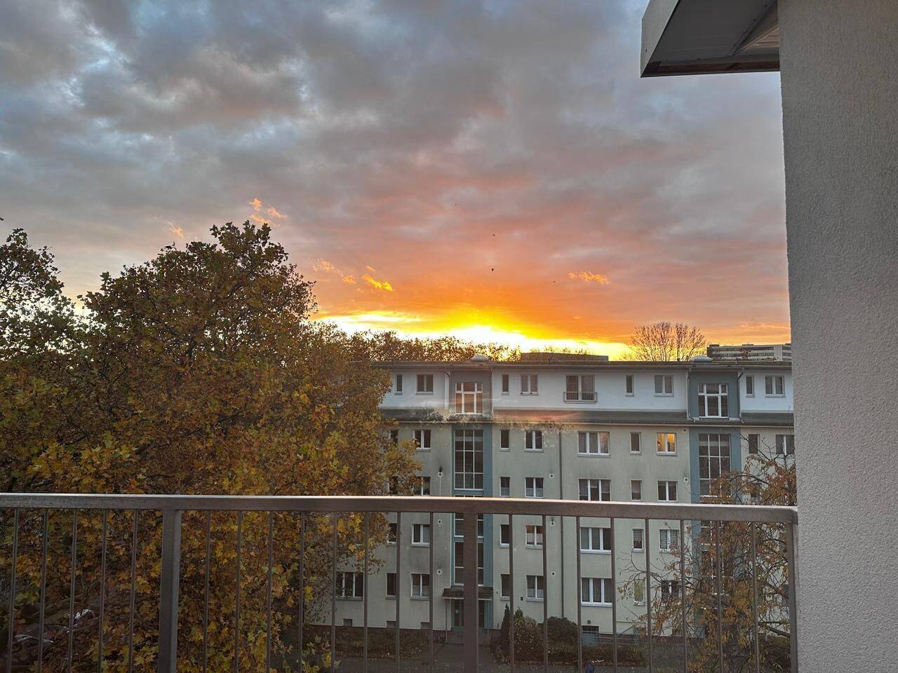 Offen gestaltete 2-Zimmer-Dachgeschosswohnung in Spandau - Foto 1