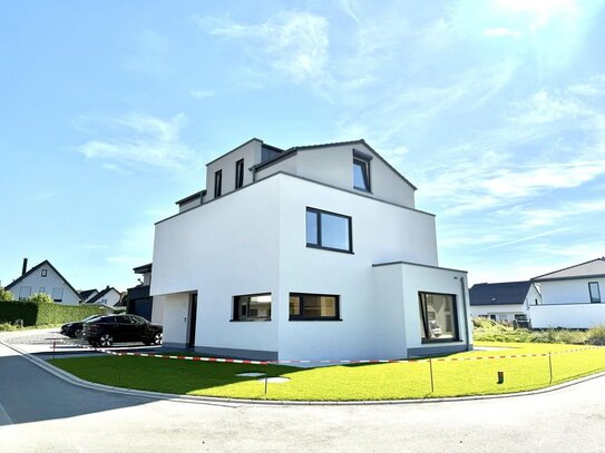 Erstbezug freistehendes Architektenhaus mit gehobener Ausstattung