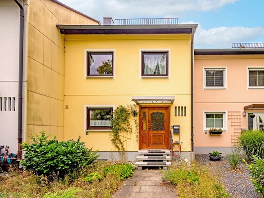 Großzügig geschnittenes Reihenmittelhaus in ruhiger Wohnsiedlungslage am Stadtrand in Waldkraiburg