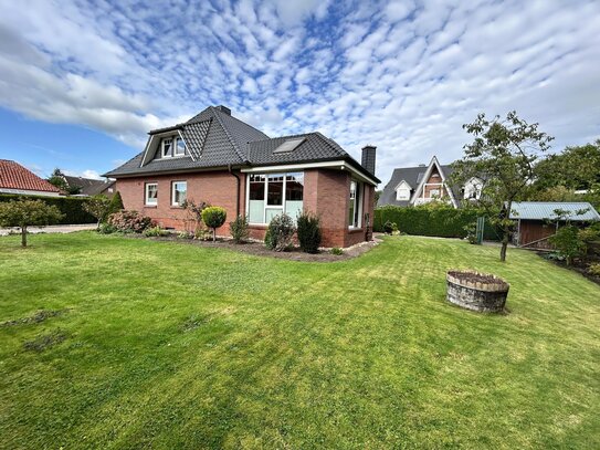 Hochwertiges Einfamilienhaus mit Wintergarten und großzügiger Ausbaureserve!