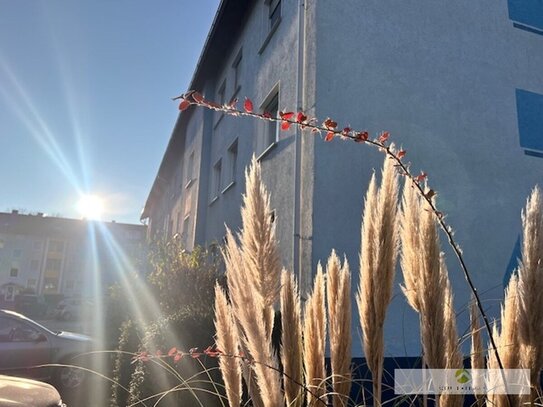 Single-Wohnung mit Balkon im 1. Obergeschoss zu vermieten!