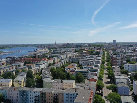 Renditestarkes Bürohaus in begehrter Innenstadtlage von Rostock, Mieter Land MV, Straßenbahn 50 m