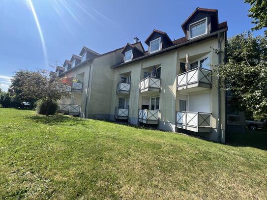 Gepflegte 1 Zimmer Eigentumswohnung im Erdgeschoss mit Balkon und Stellplatz