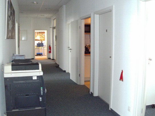 BÜRO 335 m² Mörsenbroich sonnig / 600m zur A 52