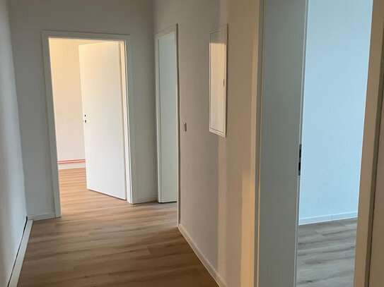 Erstbezug nach Sanierung: Moderne 3 Zimmer Wohnung mit Top Lage