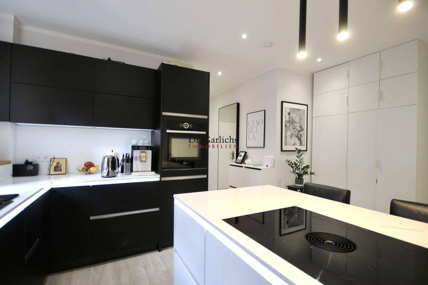 Luxus-Küche, Balkon, Aufzug - möblierte Wohnung in Mitte - Photo 1