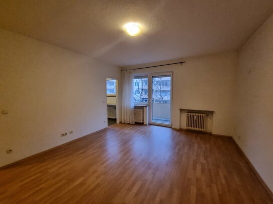 500m zum Wöhrder See: 1-Zimmer-Wohnung mit großem Balkon und separater Küche