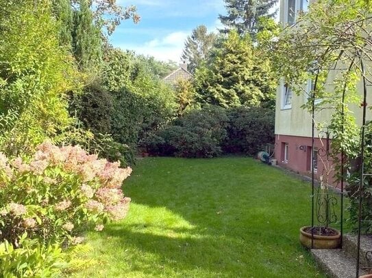 Doppelhaushälfte mit Garage in der Gartenstadt Berlin-Frohnau