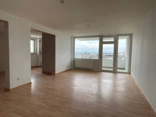 Großzügige 3-Zimmerwohnung mit Balkon und Blick!