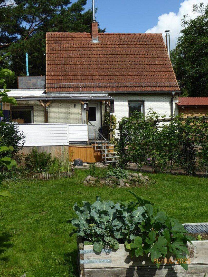 WG Haus 4 Zimmer, Frauen, sehr gute Lage im Grünen und S Bahn, sehr großes Grundstück - Foto 1