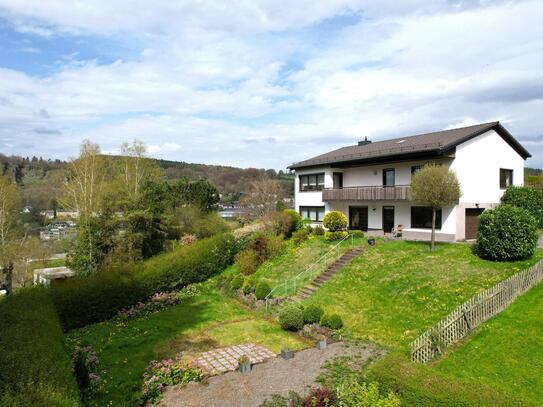 Ruhig gelegenes, freistehendes Haus mit Garten, Terrasse, Balkon, Garage und einmaligem Ausblick in Gerolstein