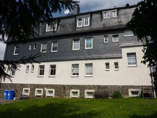 Attraktive Dachgeschoßwohnung mit Blick in den Garten und großer Küche