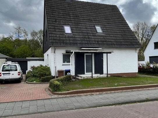 Provisionsfrei: Modernisiertes Einfamilienhaus mit großem Grundstück