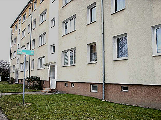 Sonnige 3-Zimmer-Wohnung mit Balkon, ruhige Grünlage, 2 Nettokaltmieten frei, renoviert