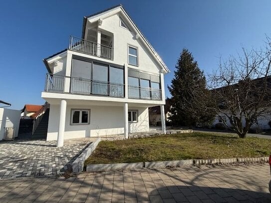 Modernes, großes 2-Familienhaus in guter Wohnlage, 1 Garage, 1 Stellplatz, 91056 Erlangen-Frauenaurach