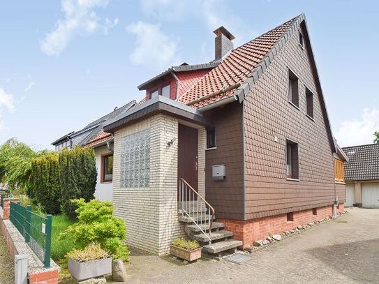 Einfamilienhaus mit großem Garten in guter Lage von Bodenburg!