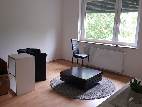 Helle freundliche 2 Zimmer Wohnung in zentraler Lage