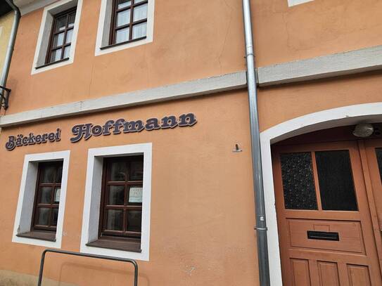 Ein Haus mit viel Potential nach oben, z.T. renovierungsbedürftig. Ob Anlage oder Selbstnutzung, beides perfekt!