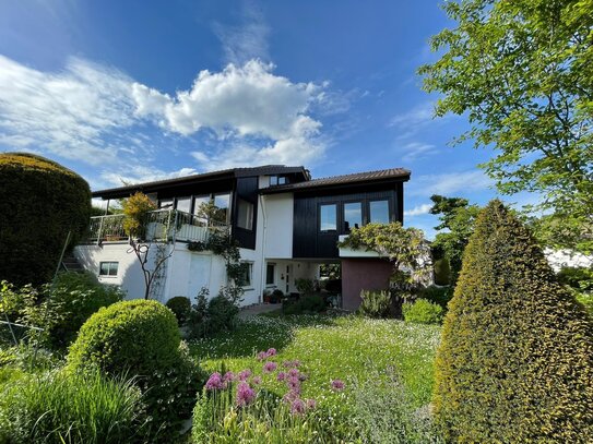 Großzügiges Architektenhaus mit Garten und Einliegerwohnung