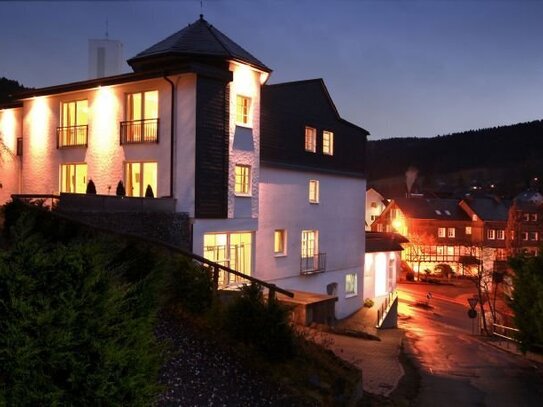 Traditionsreiches Landhotel mit 16 Zimmern, 1 Appartement und Restaurant/Café