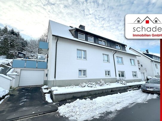 SCHADE IMMOBILIEN - Renovierte 5,5-Zimmerwohnung mit Balkon im Dachgeschoss zu vermieten!