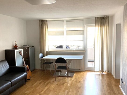 1-Zimmerwohnung mit TV, Internet, Küche, Dusche/Wc, Waschmaschine, Balkon plus Tiefgaragenstellplatz