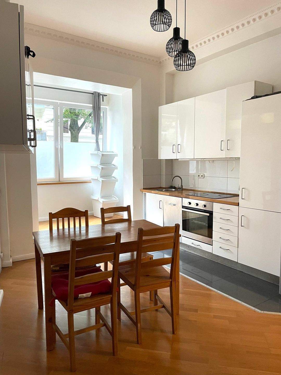 Von privat: 5-Zimmer Altbauwohnung mitten in Eimsbüttel