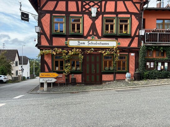 Historisches Dorfgasthaus zu vermieten.