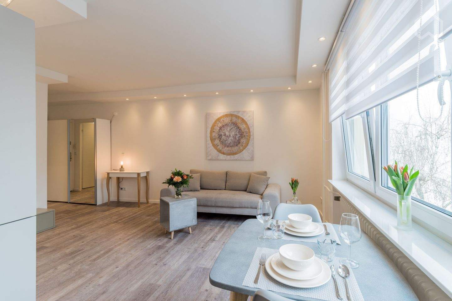 Schicke Wohnung, neu renoviert in der Nähe vom Kurfürstendamm - Photo 1