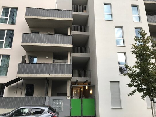 Helle 3-Raum-WE mit Balkon und Aufzug - Zentrum und Bahnhof sind fußläufig zu erreichen