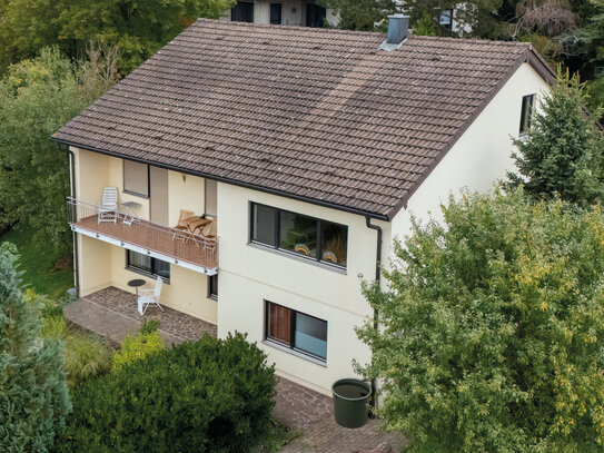 Charmantes Einfamilienhaus mit Einliegerwohnung in Aussichtslage