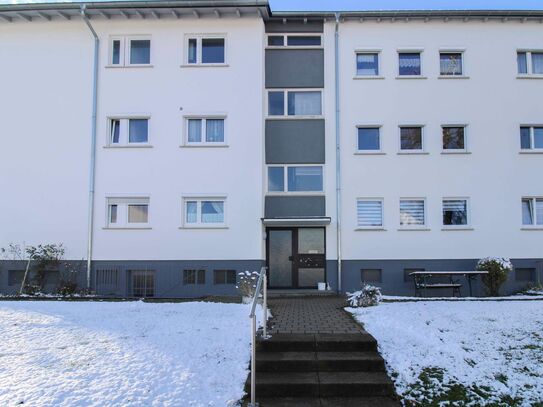 Helle 4-Zi.-ETW mit Balkon, Keller und Garage in grüner Lage mit guter Anbindung