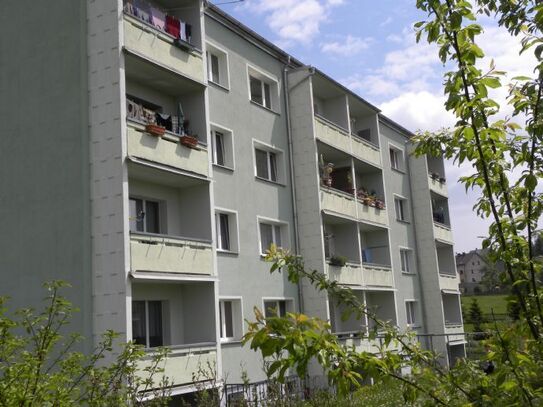 3 Zimmer Wohung in Greiz-Gommla, 60qm, Stellplatz, Balkon, schöne Wohnlage