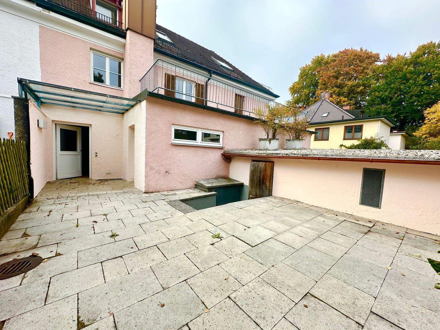 Geschichtsträchtiges Ensemblehaus mit viel Charme und Platz für die Familie!