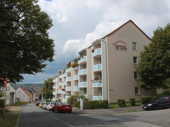 Gemütliche 3-Raum-Wohnung mit Dusche und sonnigem Balkon