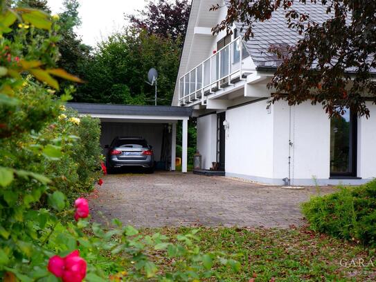 " Ihr Traumhaus am Ortsrand " Luxuriöses Wohnen in idyllischer Lage mit einmaliger Aussicht