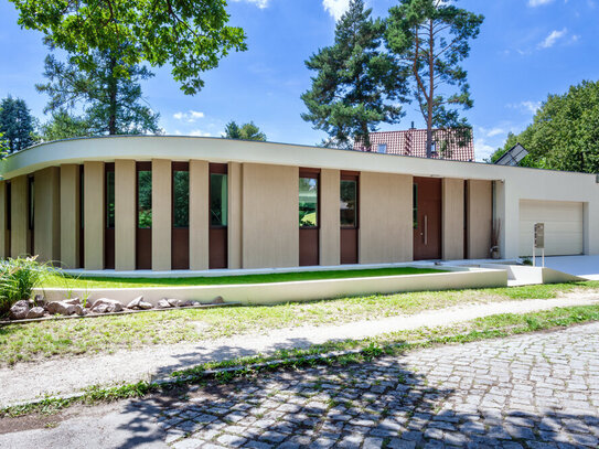 Einzigartiges energieffizientes Architektenhaus in Bungalow-Bauweise unweit der Berliner Stadtgrenze