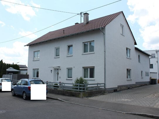 TOP saniertes und gepflegtes Zweifamilienhaus in ruhiger Lage.