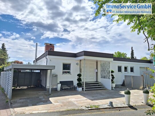 Charmanter und renovierter Bungalow auf großem Grundstück mit Garage und Carport