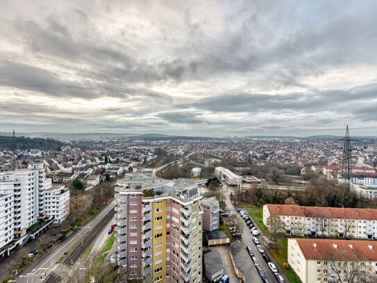 +++ Fernblick vom 17.OG - bequem & zentral - modernisiert & sonnig - inklusive Möblierung & TG-Box +++