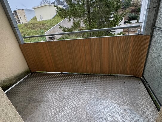 ==2.Zimmer-Wohnung mit Balkon,Einbauküche & Bad mit Wanne/ Dusche==