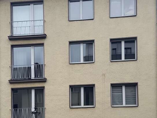 Renovierte 2-Zimmer-Wohnung im Herzen von Düsseldorf sofort verfügbar