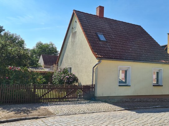 Einfamilienhaus mit Hof und Garten in Uetz, bei 39517 Tangerhütte