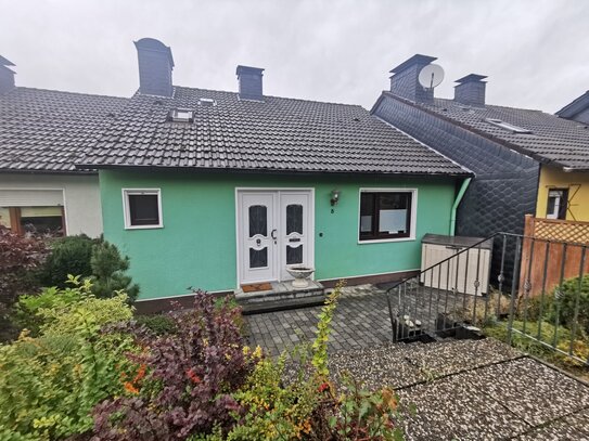 Reihenmittelhaus "modernisiert und einzugsbereit" in sonniger Lage von Bad Berleburg-Stadt