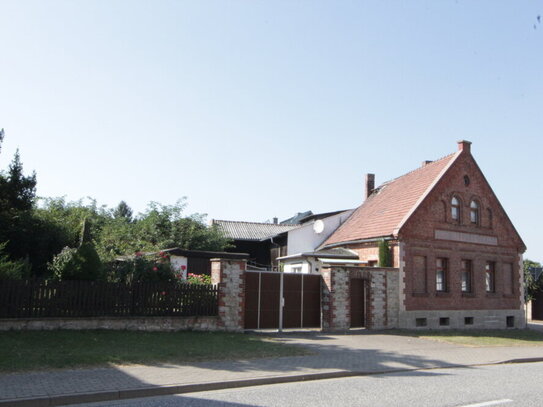 "Bock" auf Dorf, Wohnhaus Denkmal (115 m²) + ehem. Tischler-Werkstatt+ Hof+ Garten+ Areal 615 m² ?